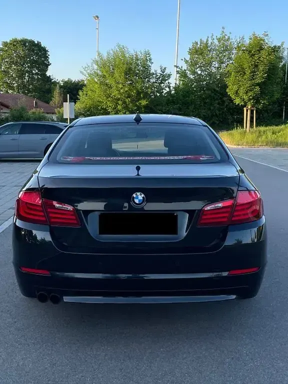 Gebraucht BMW 520 184 PS (135 kW) 2011 Schwarz Limousine