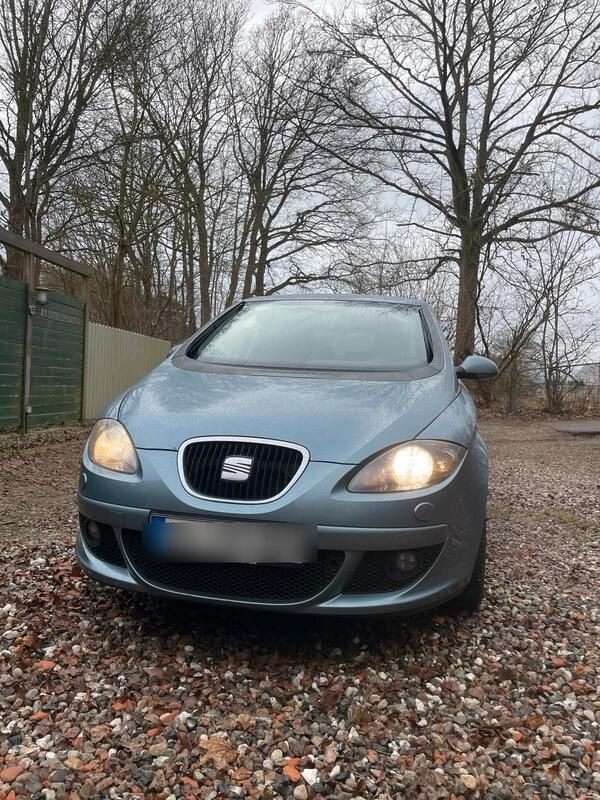 Blau Gebraucht 2004 Seat Altea Van / Kleinbus | 1.059 € (Guter Preis) - Bild 1/4