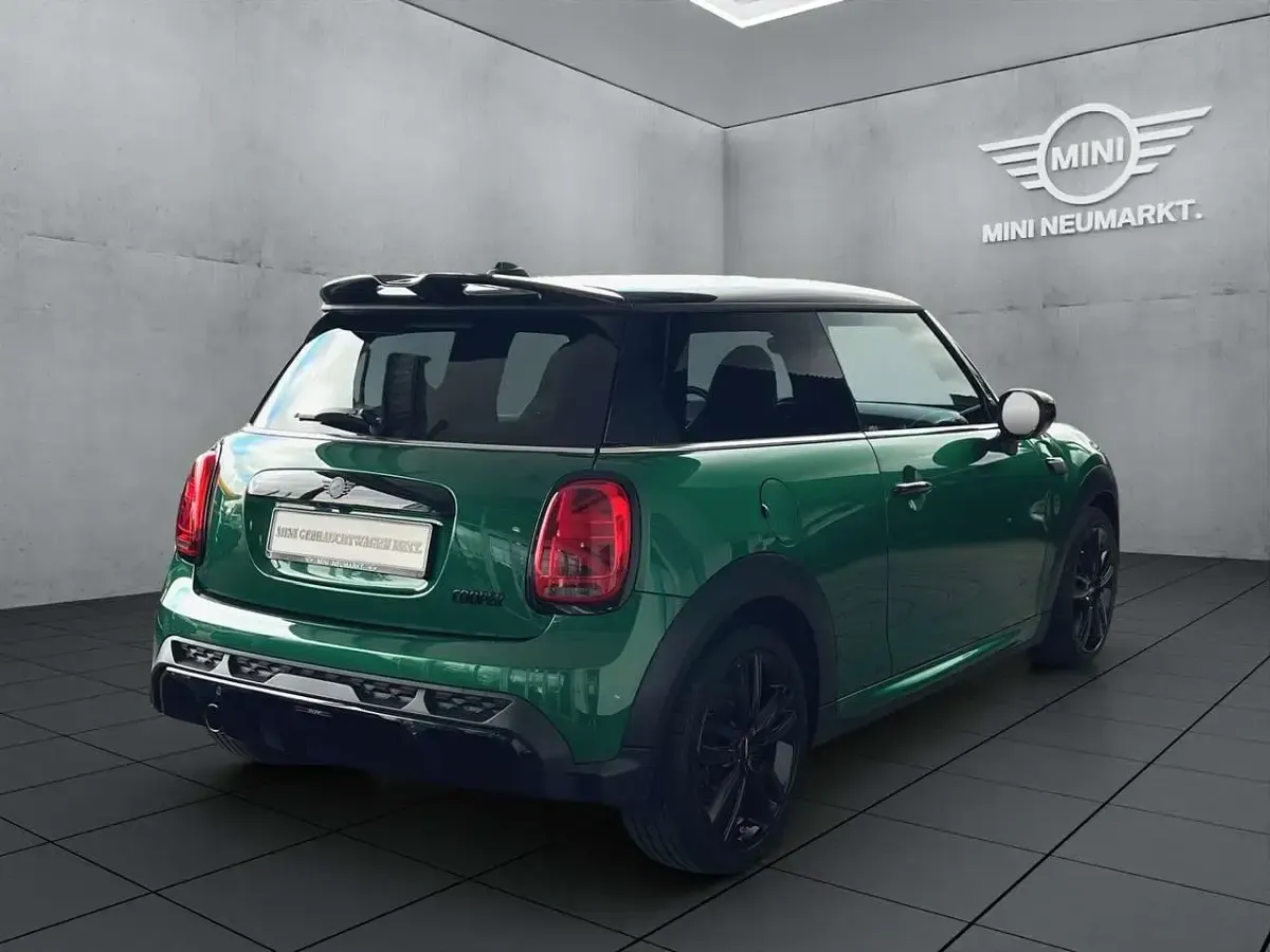 Używany Mini Cooper 136 KM (100 kW) 2023 Zielony Hatchback