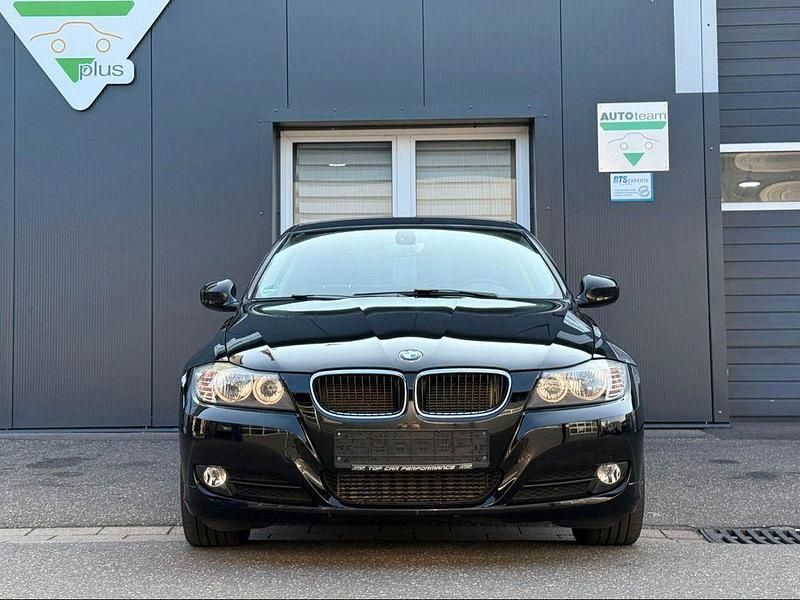 Gebraucht BMW 318 Performance 143 PS (105 kW) 2010 Schwarz Limousine