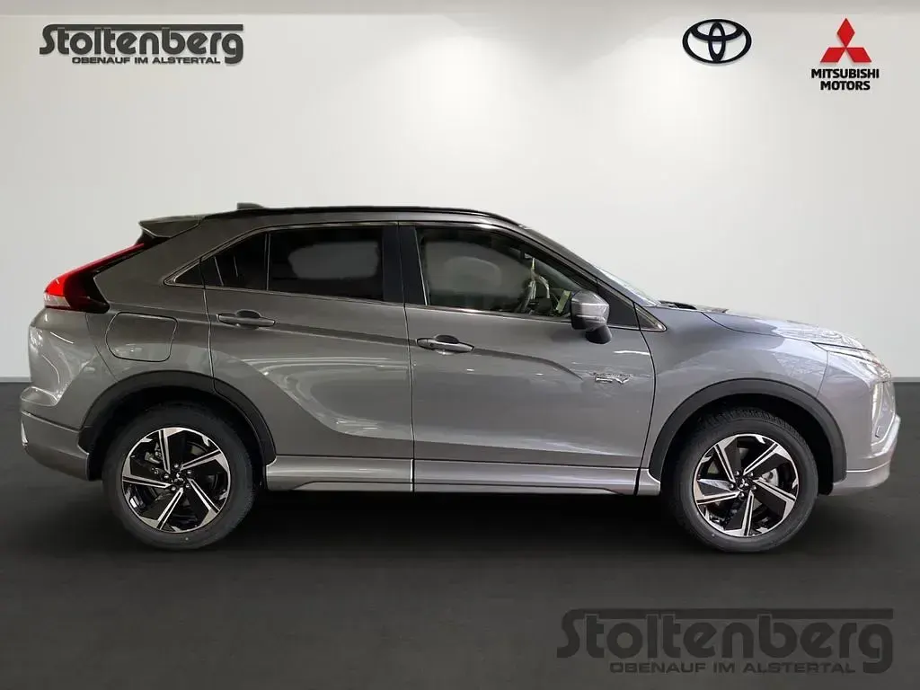 Gebraucht Mitsubishi Eclipse Cross Plus 98 PS (72 kW) 2023 Platinumgrau (m) SUV