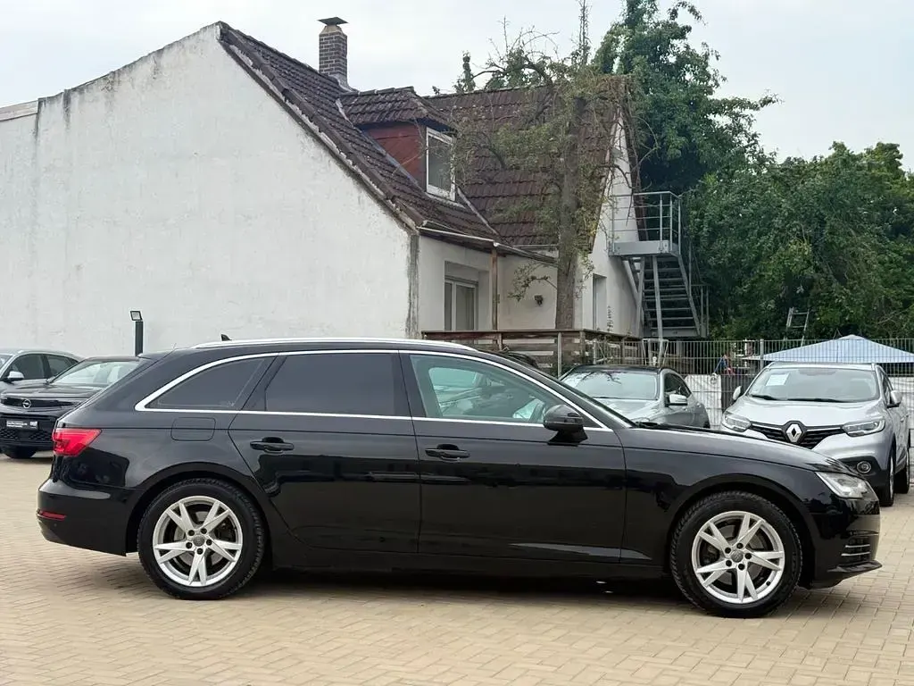 Gebraucht Audi A4 Sport 150 PS (110 kW) 2016 Schwarz Kombi