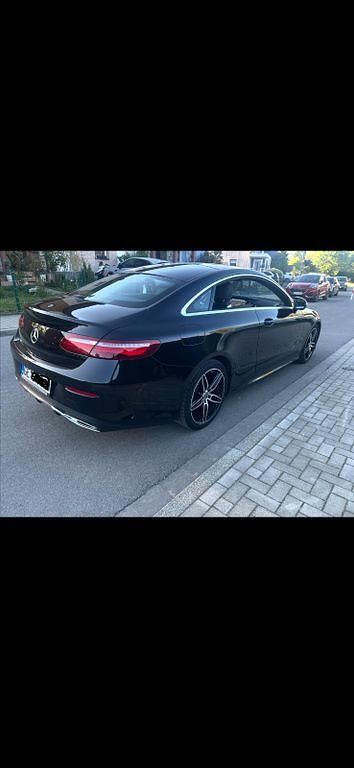 Gebraucht Mercedes E200 AMG 184 PS (135 kW) 2018 Schwarz Coupé
