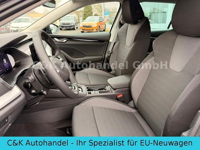 Neu Skoda Octavia 150 PS (110 kW) 2026 Grau Kombi