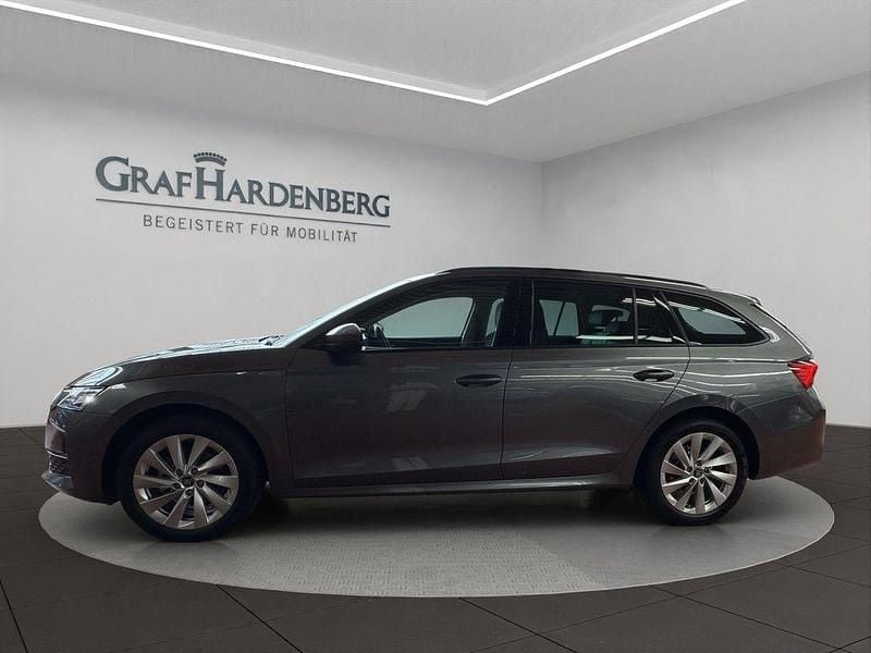 Gebraucht Skoda Octavia Selection 150 PS (110 kW) 2025 Grau Kombi