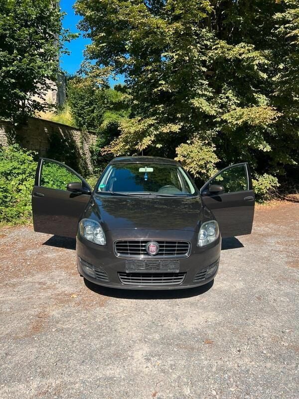 Braun Gebraucht 2010 Fiat Croma Kombi | 2.900 € (Fairer Preis) - Bild 1/4