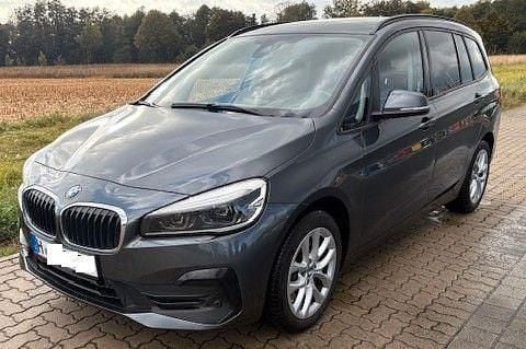 Grau Gebraucht 2019 BMW 218 Gran Tourer Advantage Van / Kleinbus | 15.900 € (Superpreis) - Bild 1/4