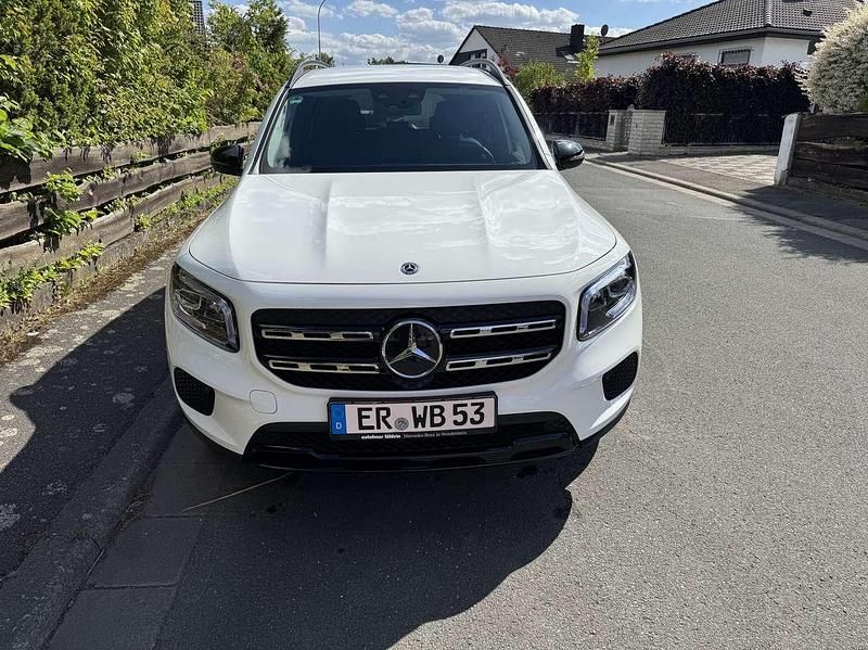 Weiß Gebraucht 2020 Mercedes GLB200 Edition 1 SUV | 28.499 € (Guter Preis) - Bild 1/4