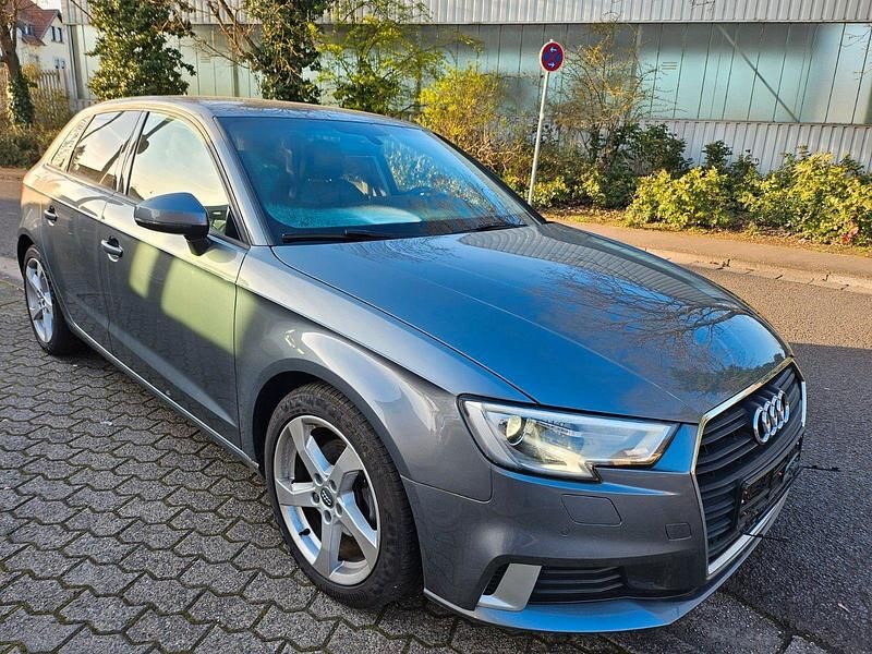 Grau Gebraucht 2018 Audi A3 Sport Kombi | 18.100 € (Guter Preis) - Bild 1/1