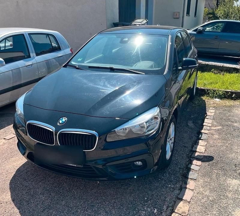 Schwarz Gebraucht 2017 BMW 216 Active Tourer Van / Kleinbus | 8.000 € (Fairer Preis) - Bild 1/4