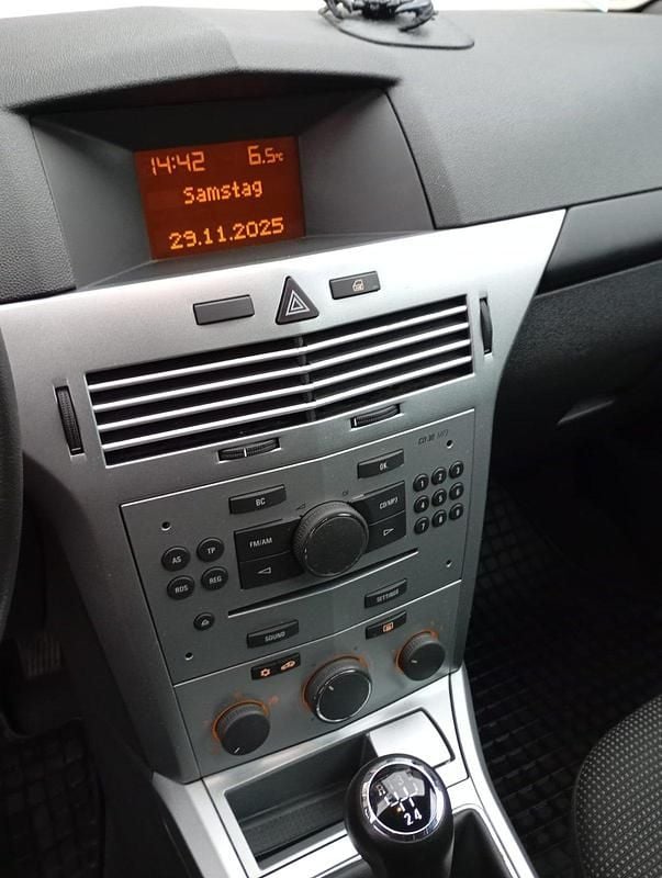 Schwarz Gebraucht 2009 Opel Astra GTC Coupé | 3.000 € (Guter Preis) - Bild 1/4