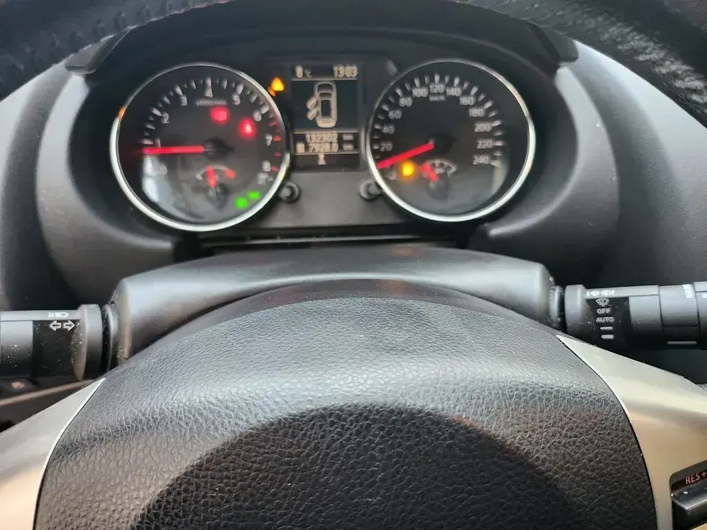 Gebraucht Nissan Qashqai Tekna 141 PS (103 kW) 2013 Blau SUV