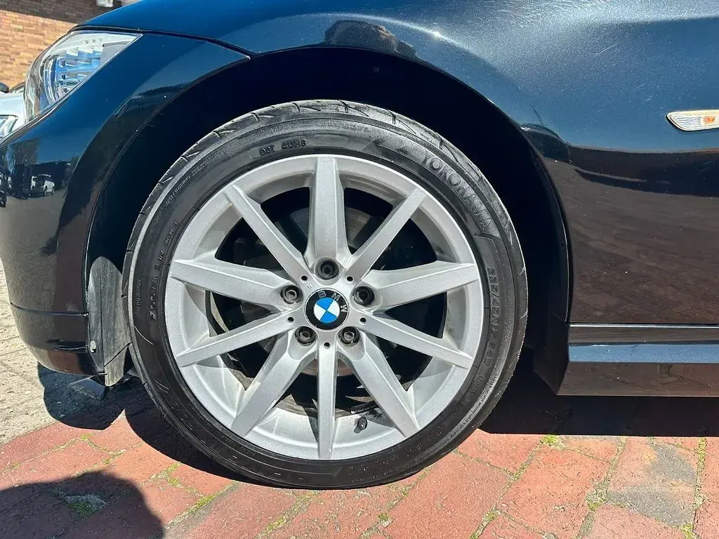 Gebraucht BMW 320 Comfort Edition 184 PS (135 kW) 2012 Schwarz Kombi