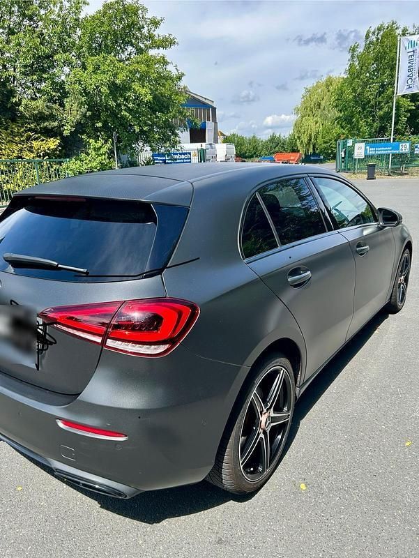 Schwarz Gebraucht 2020 Mercedes A200 Limousine | 22.800 € (Fairer Preis) - Bild 1/4