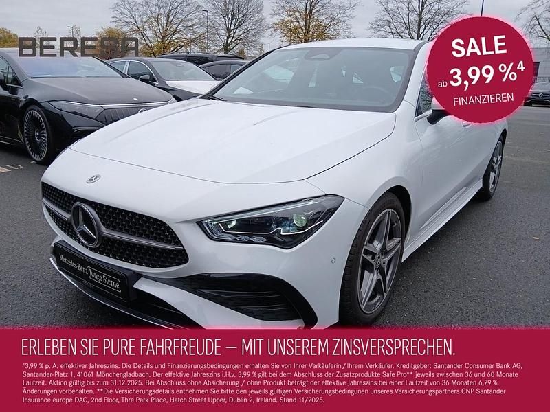 Weiss digitalweiß Gebraucht 2024 Mercedes CLA200 Shooting Brake AMG Kombi | 27.980 € - Bild 1/4