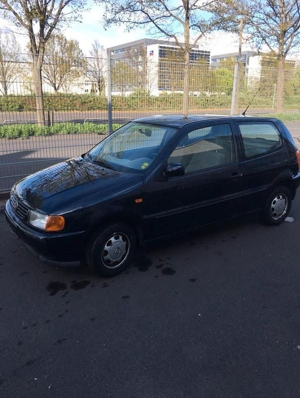 Blau Gebraucht 1997 VW Polo Kleinwagen | 500 € (Superpreis) - Bild 1/2