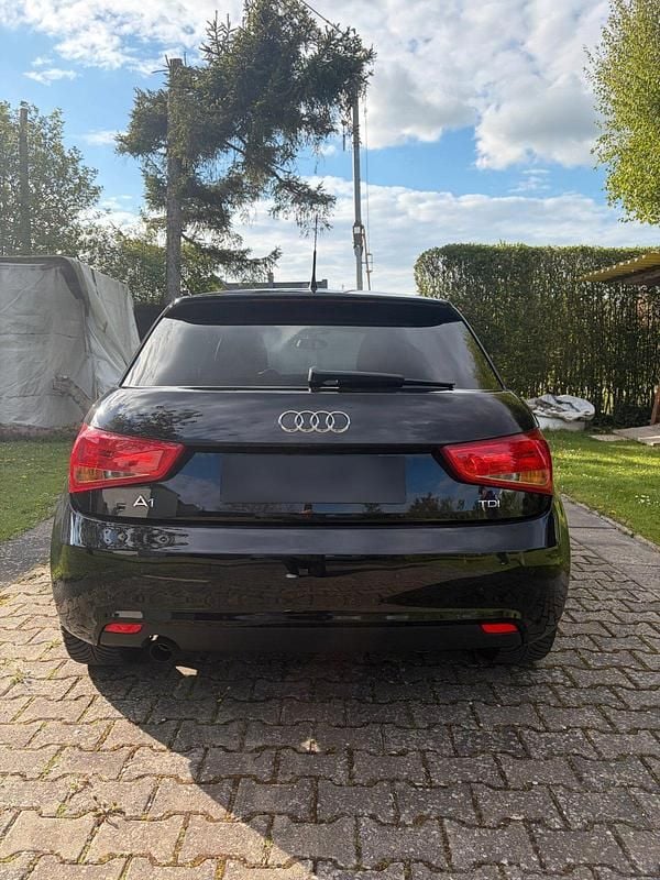 Second-hand Audi A1 105 CP (77 kW) 2010 Negru Hatchback