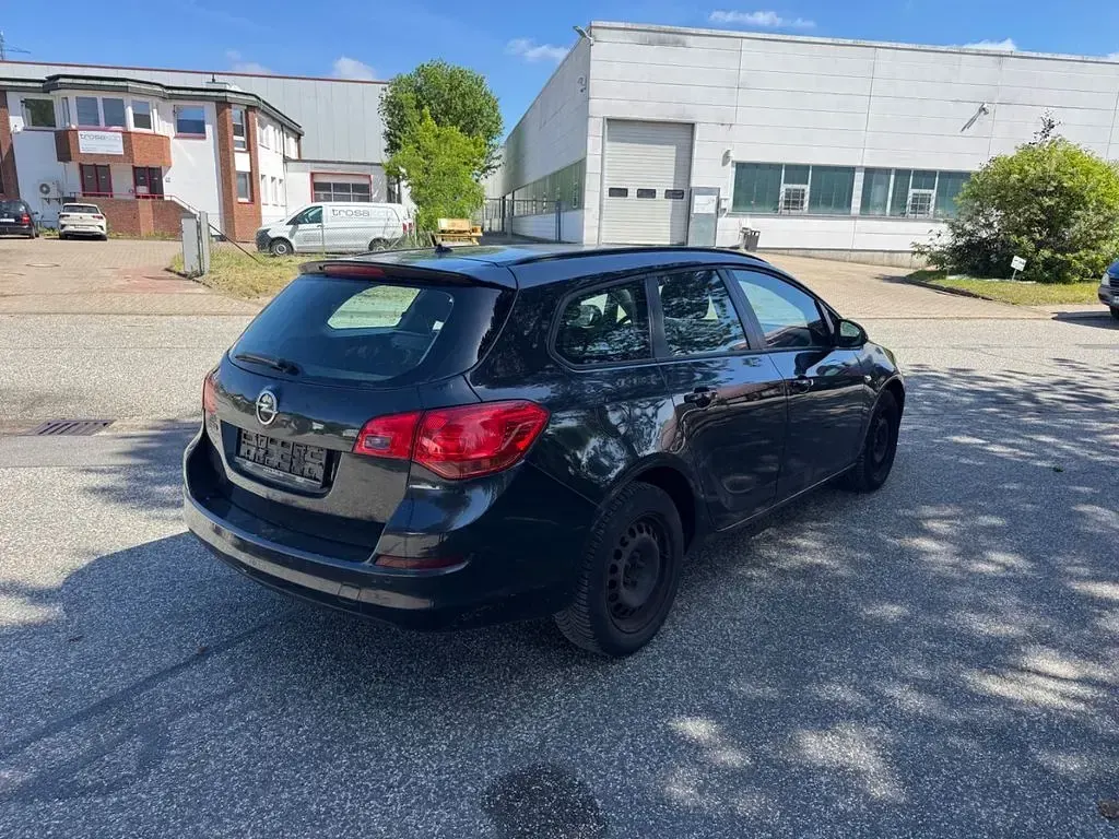 Gebraucht Opel Astra Edition 116 PS (85 kW) 2012 Schwarz Kombi