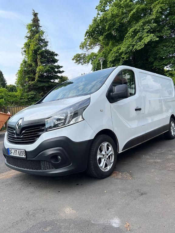 Weiß Gebraucht 2018 Renault Trafic Van | 9.500 € (Fairer Preis) - Bild 1/4