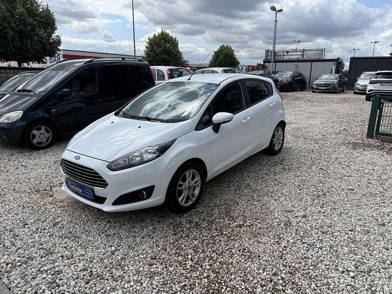 Frostweiß Gebraucht 2015 Ford Fiesta SYNC Edition Kleinwagen | 4.790 € (Guter Preis) - Bild 1/4