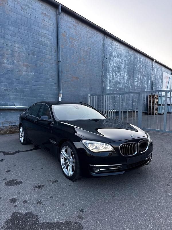 Gebraucht BMW 730 Comfort Edition 258 PS (189 kW) 2012 Schwarz Limousine
