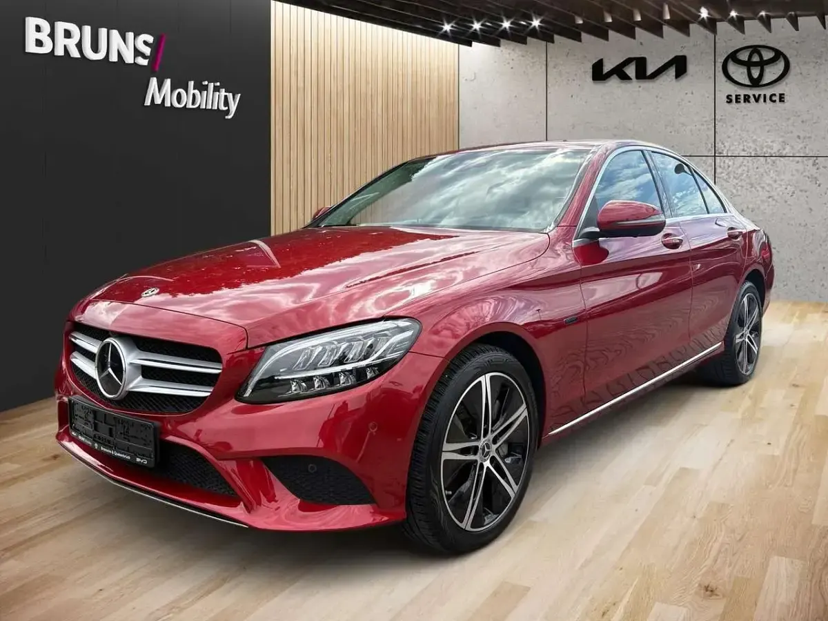 Gebraucht Mercedes C300 Business 194 PS (142 kW) 2020 Rot Limousine