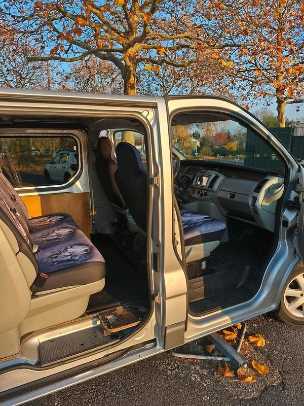 Silber Gebraucht 2006 Opel Vivaro Van | 3.999 € (Guter Preis) - Bild 1/4