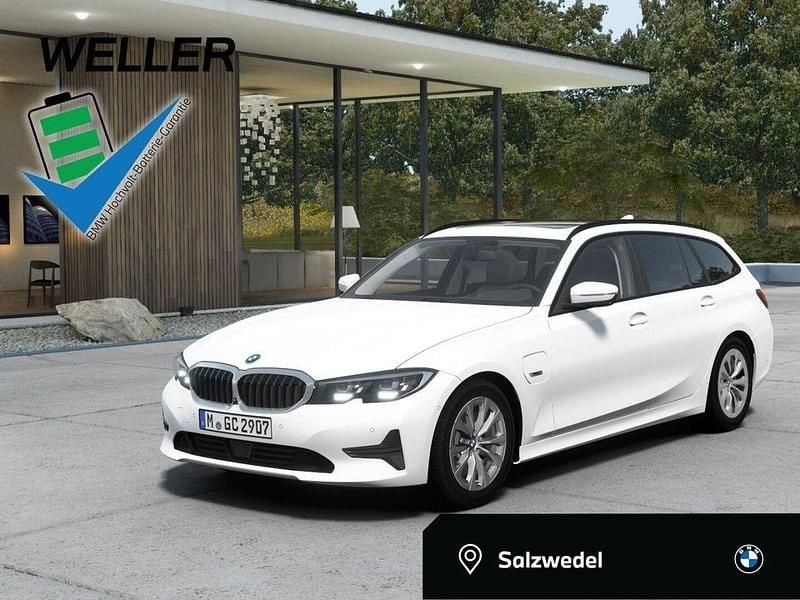 Alpinweiss iii (weiß) Gebraucht 2021 BMW 330e Advantage Kombi | 29.650 € (Guter Preis) - Bild 1/4