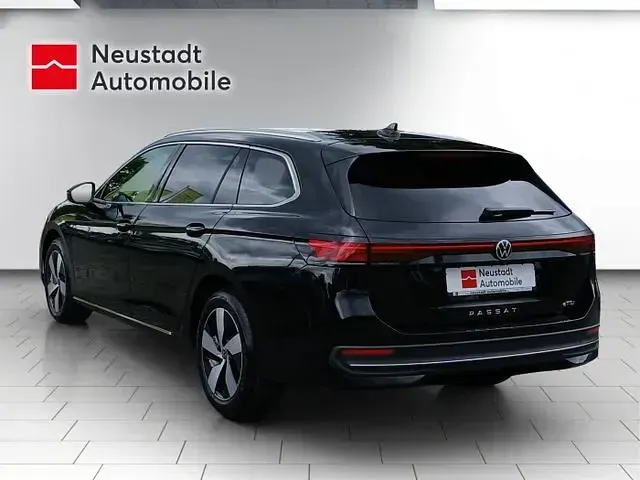 Gebraucht VW Passat Business 150 PS (110 kW) 2026 Schwarz Kombi