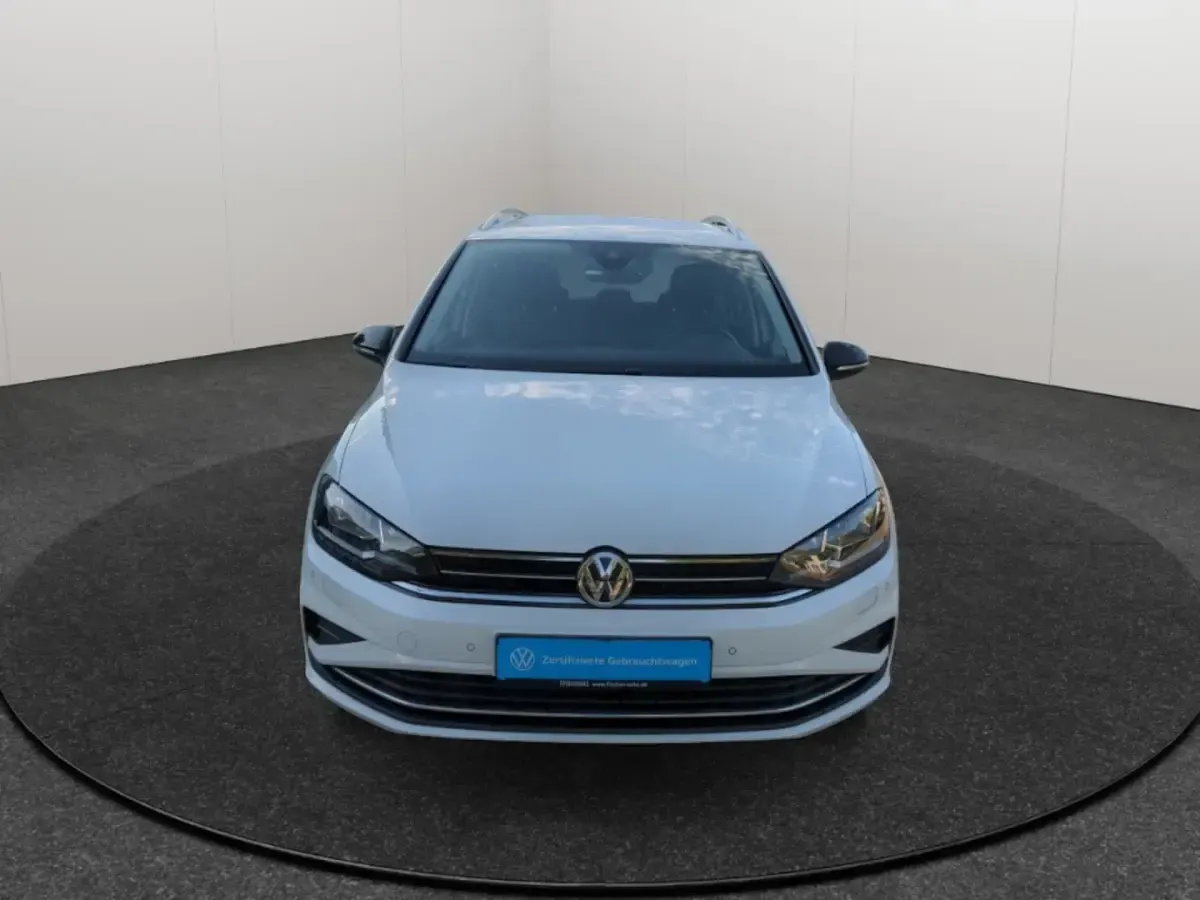 Gebraucht VW Golf VIII IQ Drive 131 PS (96 kW) 2020