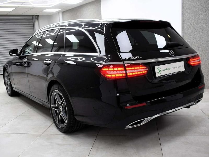 Gebraucht Mercedes E300 AMG 320 PS (235 kW) 2022 Schwarz Kombi
