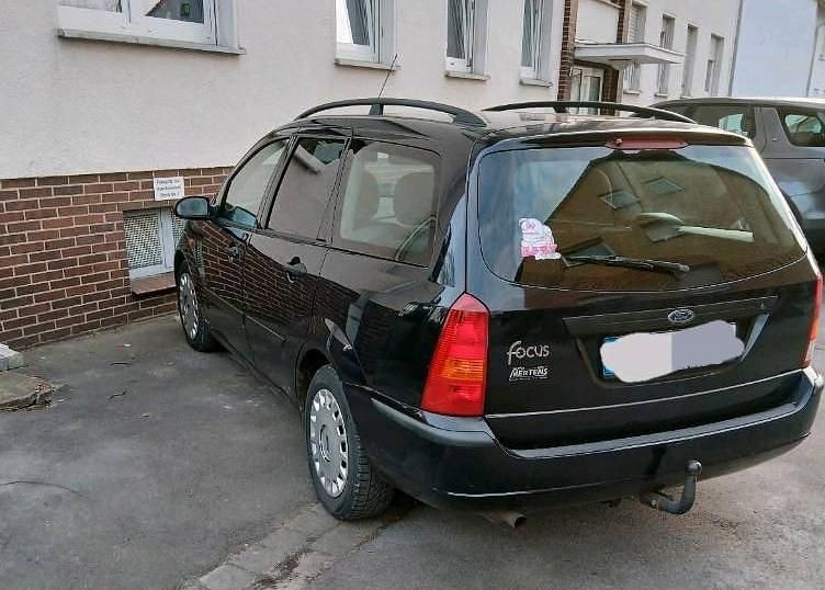 Second-hand Ford Focus 100 CP (73 kW) 2004 Albastru Break