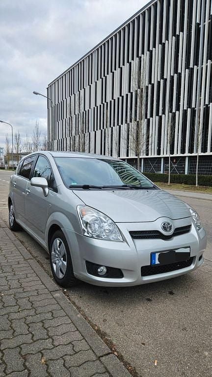 Gebraucht Toyota Corolla Verso 129 PS (94 kW) 2008 Silber Van / Kleinbus