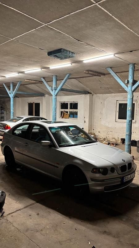 Silber Gebraucht 2003 BMW 316 Compact Kleinwagen | 850 € (Superpreis) - Bild 1/4