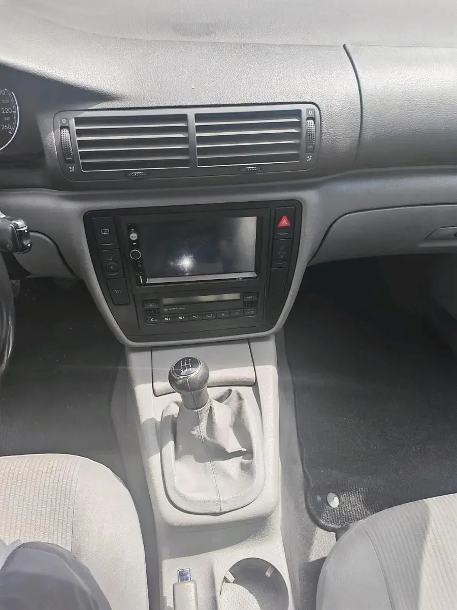 Gebraucht VW Passat 102 PS (75 kW) 2003 Blau Limousine