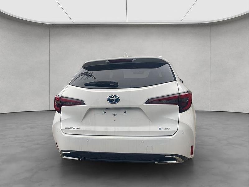 Neu Toyota Corolla 178 PS (130 kW) 2025 Weiß Kombi