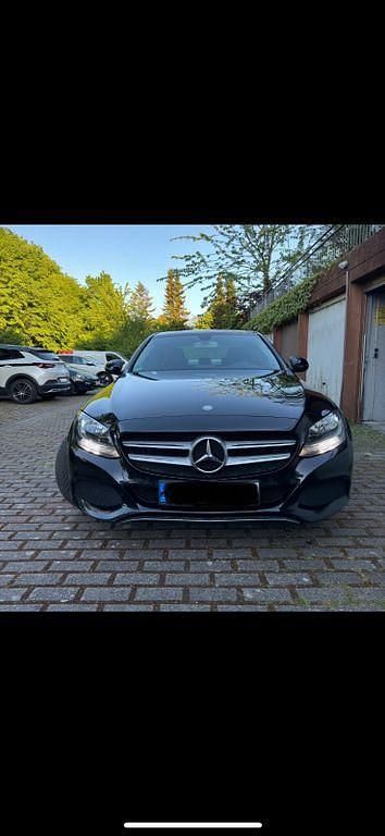 Schwarz Gebraucht 2015 Mercedes C180 Edition Limousine | 16.999 € (Guter Preis) - Bild 1/4