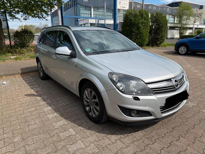 Gebraucht Opel Astra 110 PS (80 kW) 2011 Silber Kombi