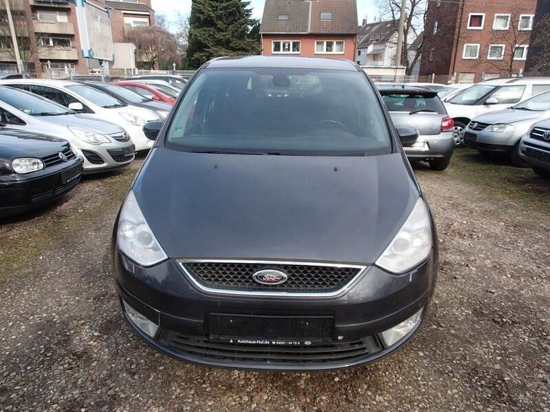 Grau Gebraucht 2009 Ford Galaxy Trend Van / Kleinbus | 3.899 € (Fairer Preis) - Bild 1/4