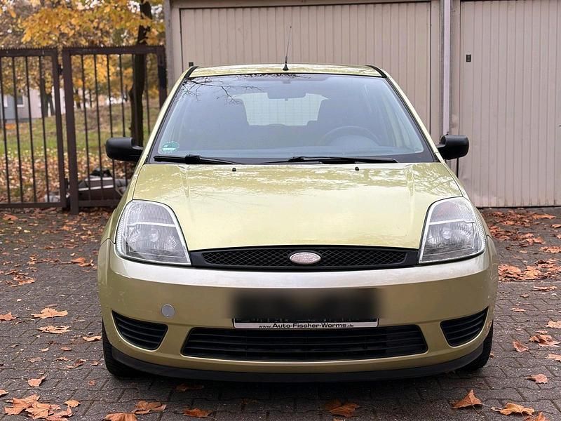 Grün Gebraucht 2005 Ford Fiesta Limousine | 1.200 € (Fairer Preis) - Bild 1/4