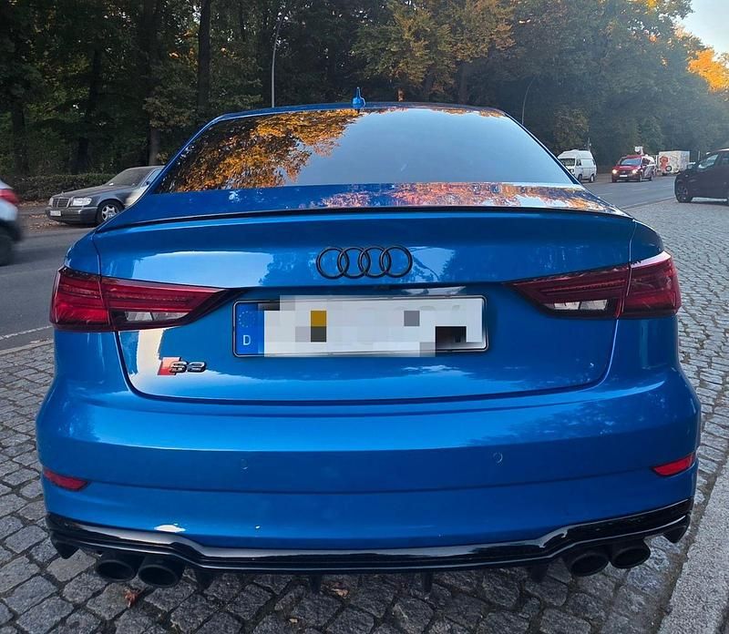 Gebraucht Audi S3 Ambiente 310 PS (228 kW) 2018 Blau Limousine