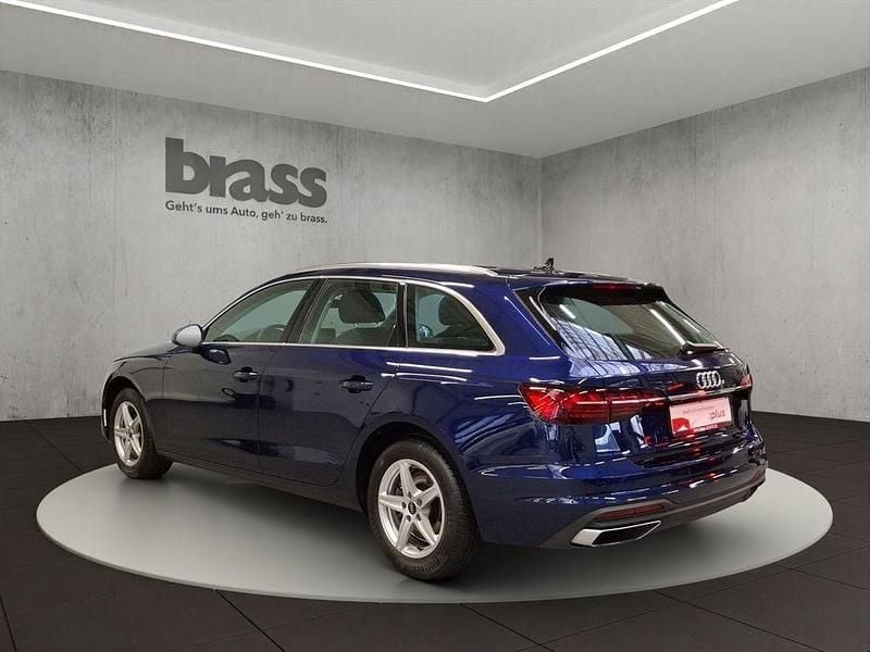 Gebraucht Audi A4 Basis 163 PS (119 kW) 2024 Navarrablau metallic Kombi