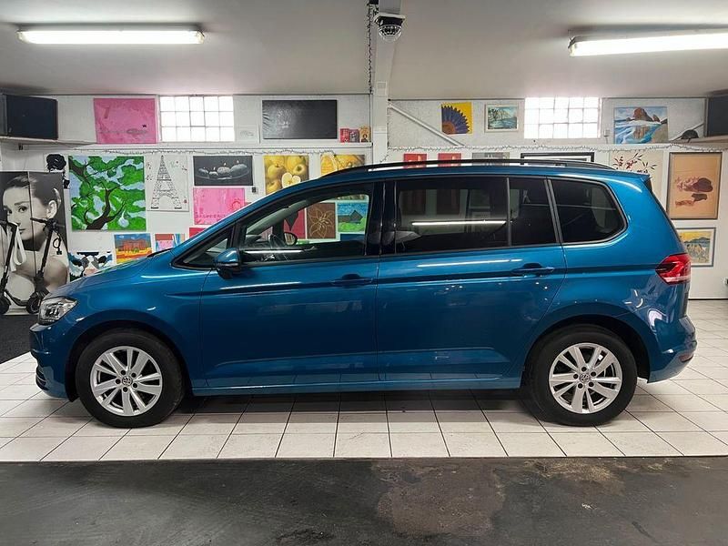 Gebraucht VW Touran Comfortline 116 PS (85 kW) 2020 Blau Van / Kleinbus