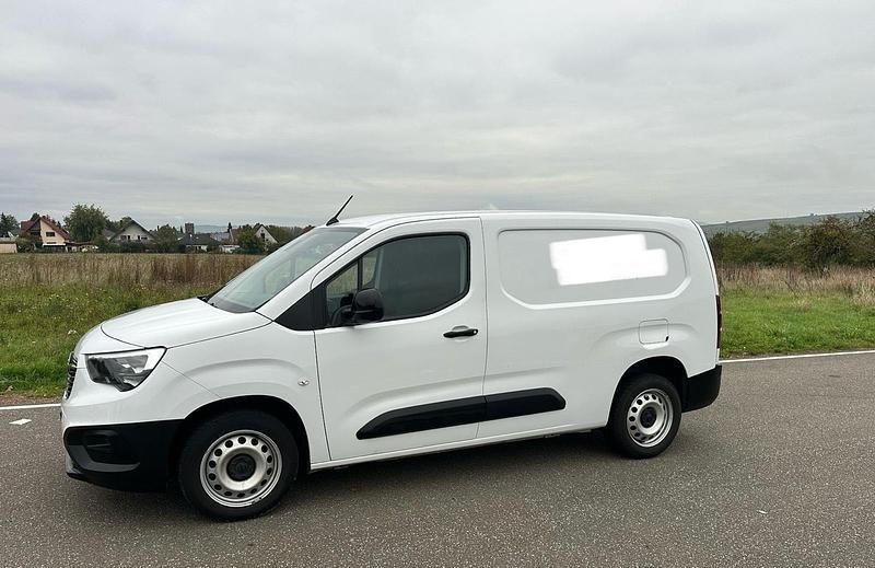 Gebraucht Opel Combo 102 PS (75 kW) 2023 Weiß Van / Kleinbus