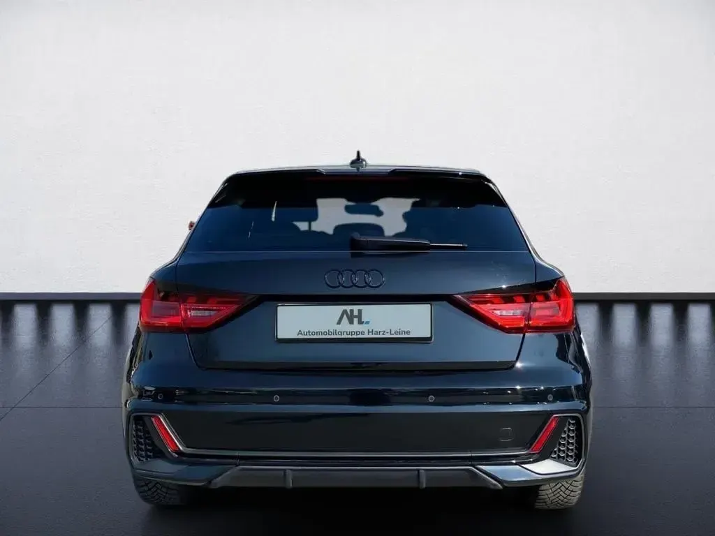Gebraucht Audi A1 S-Line 110 PS (80 kW) 2022 Mythosschwarz (metallic) SUV