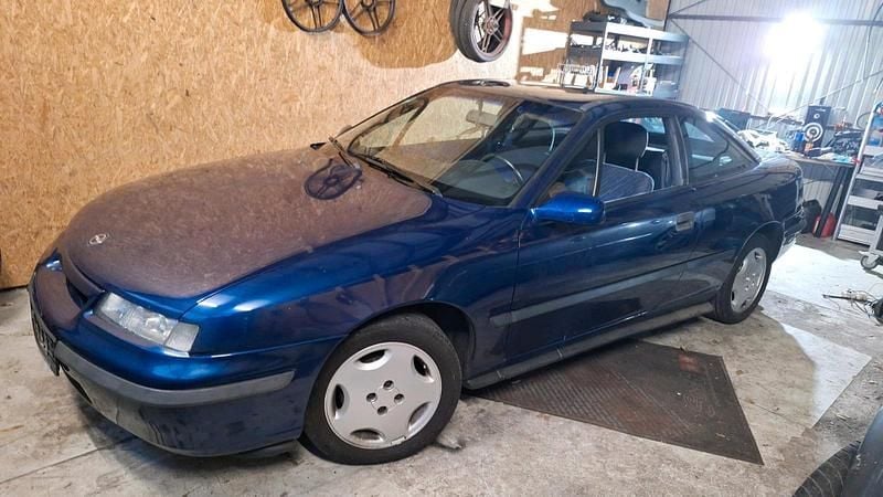 Second-hand Opel Calibra 150 CP (110 kW) 1992 Albastru Coupe