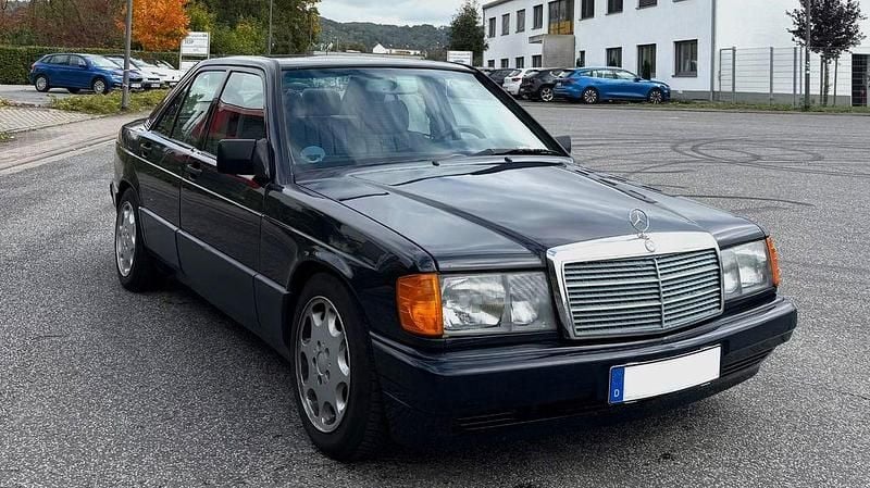 Blau Gebraucht 1992 Mercedes 190 Limousine | 4.500 € - Bild 1/4