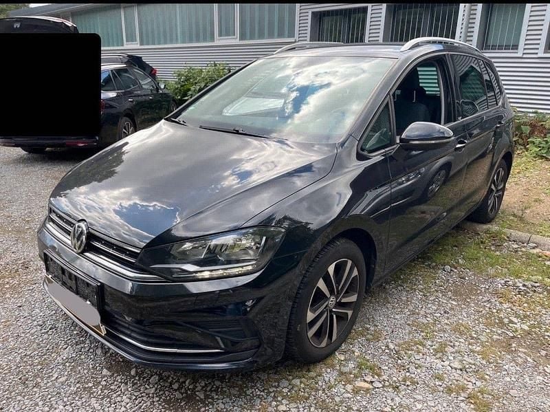 Schwarz Gebraucht 2019 VW Golf Sportsvan IQ Drive Van / Kleinbus | 16.500 € (Fairer Preis) - Bild 1/4