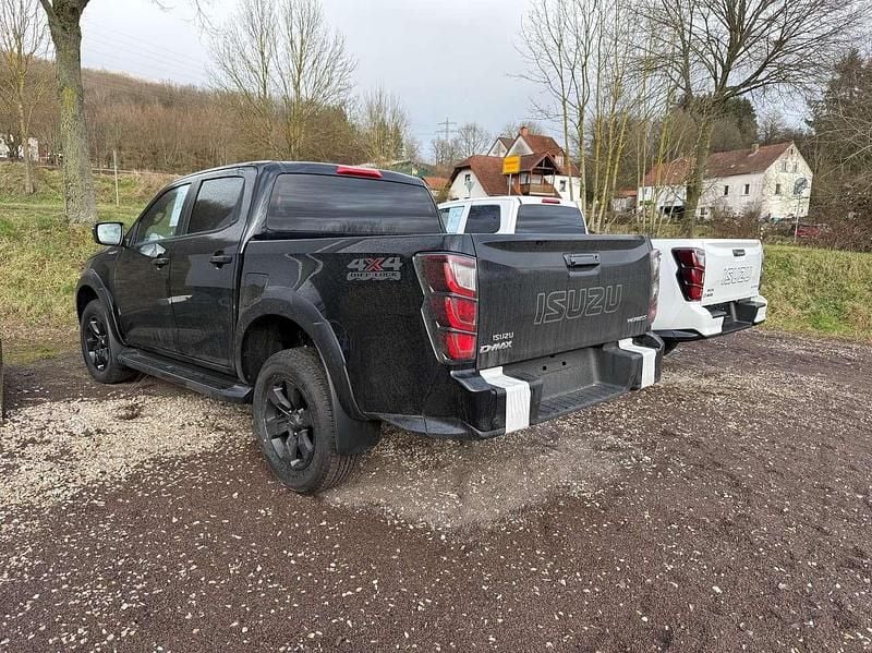 Neu Isuzu D-Max 163 PS (119 kW) 2025 Schwarz Pickup