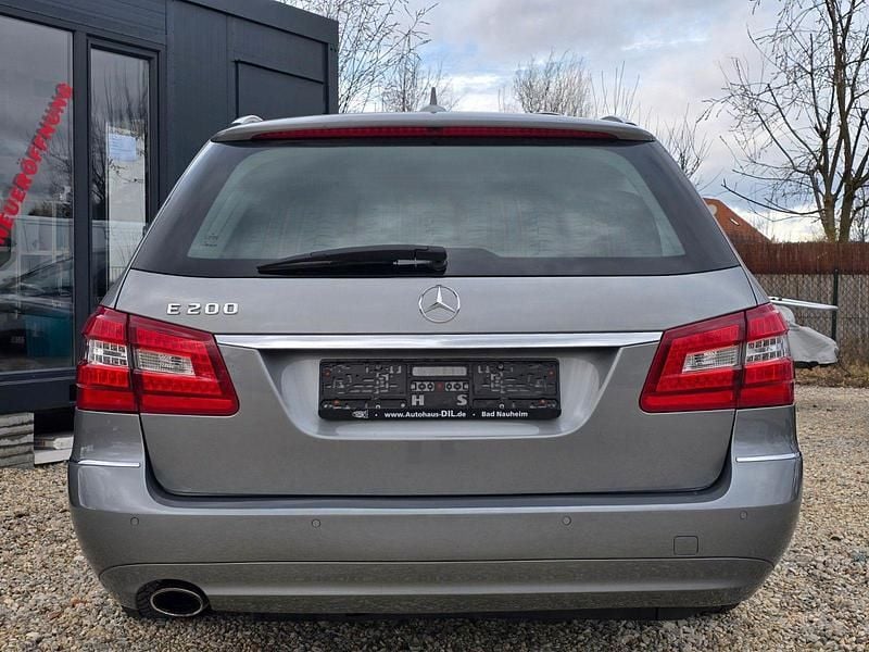 Gebraucht Mercedes E200 184 PS (135 kW) 2012 Silber Kombi